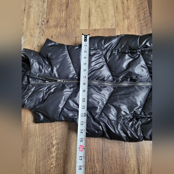 Gap Kids XL 14/16 Girls Black Chevron Fur Hooded Puffer Vest - Picture 8 of 11
